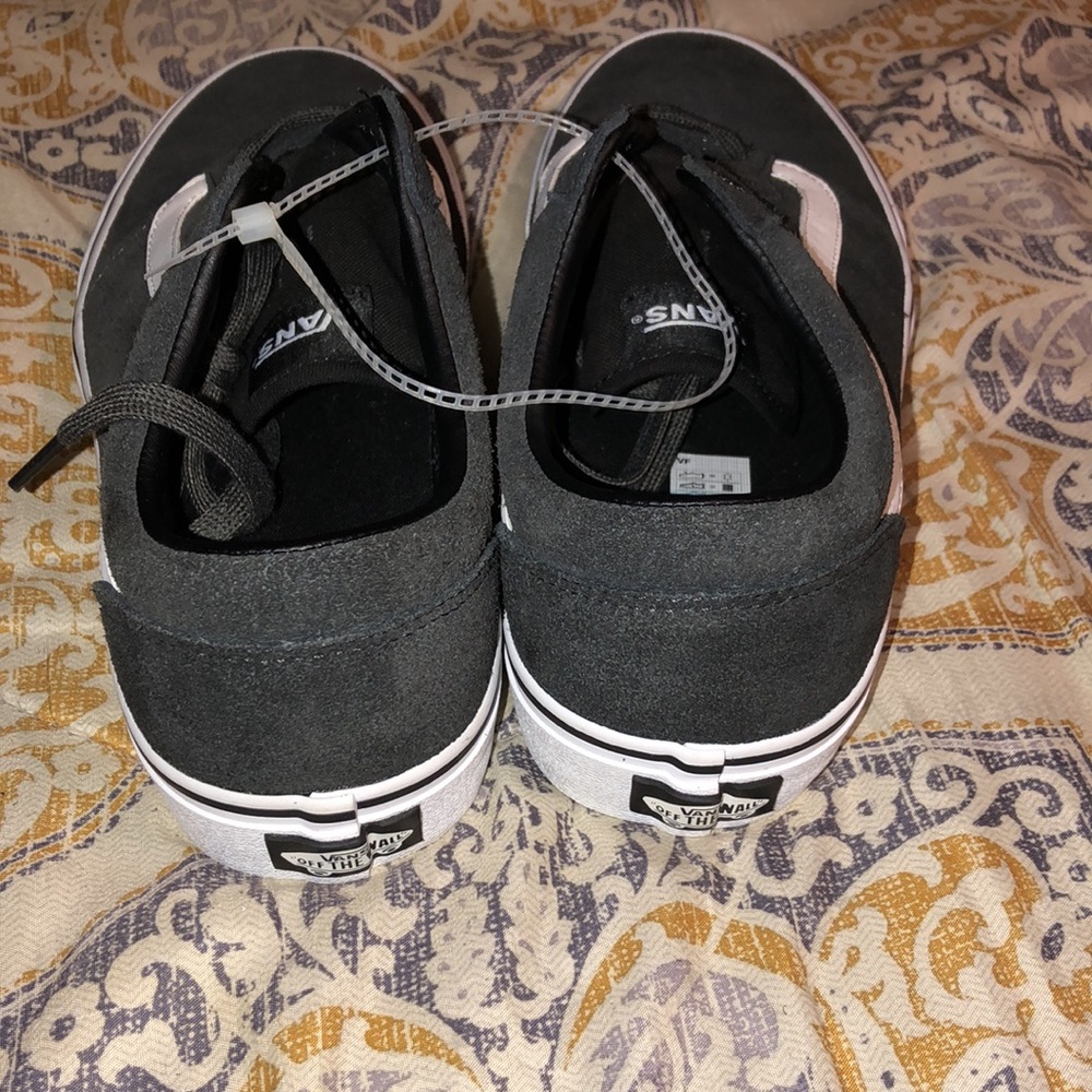 Vans - Picture 5 of 6
